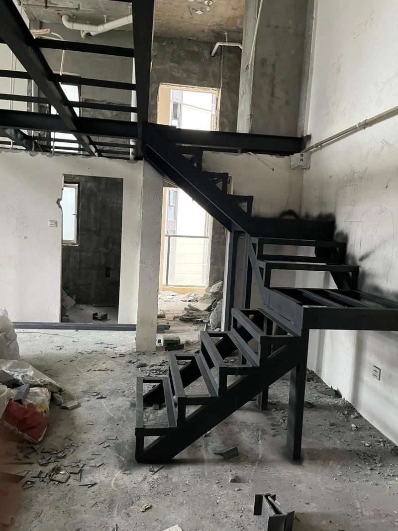 阁楼二层用什么当楼板好