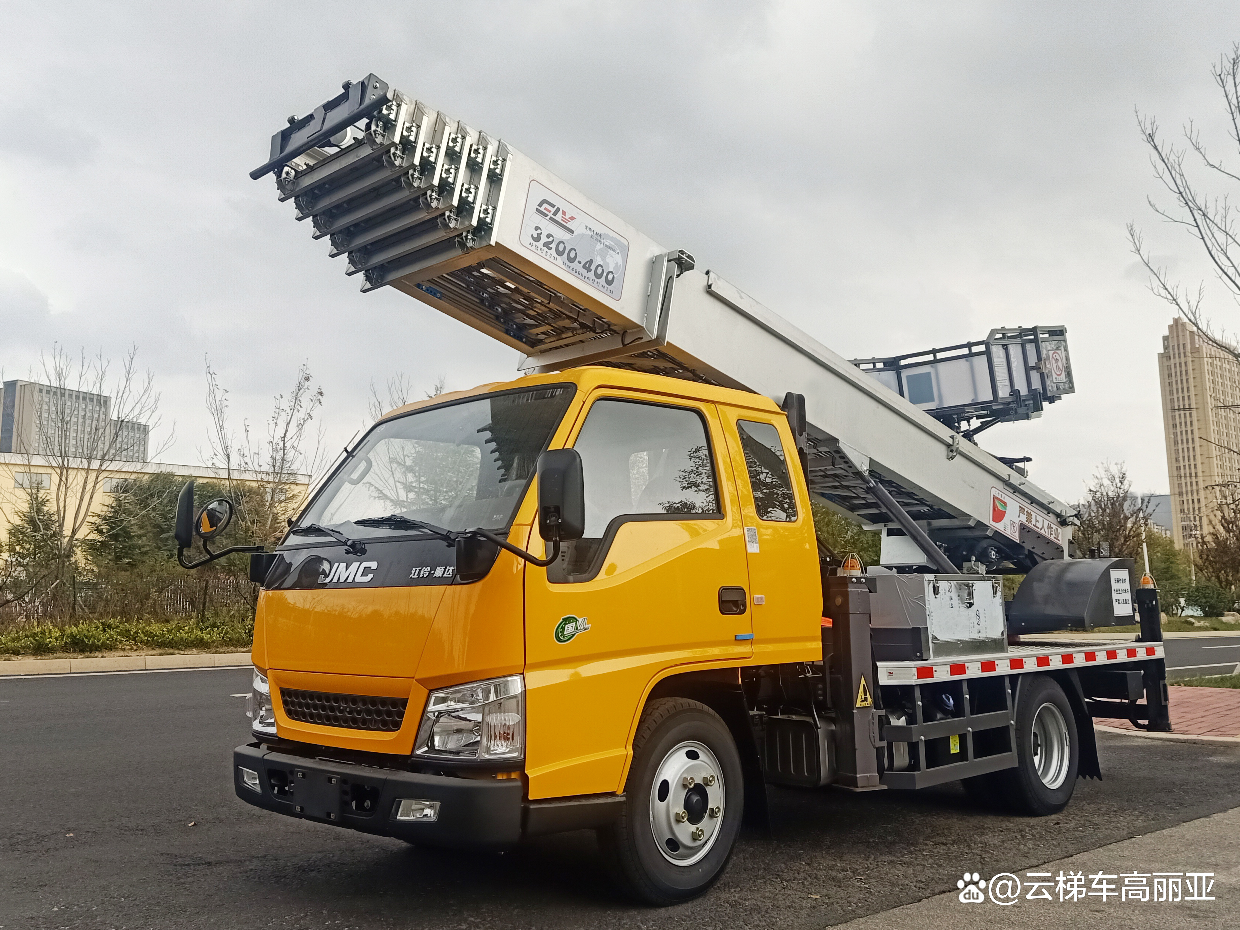 高空云梯车32米的价格是多少