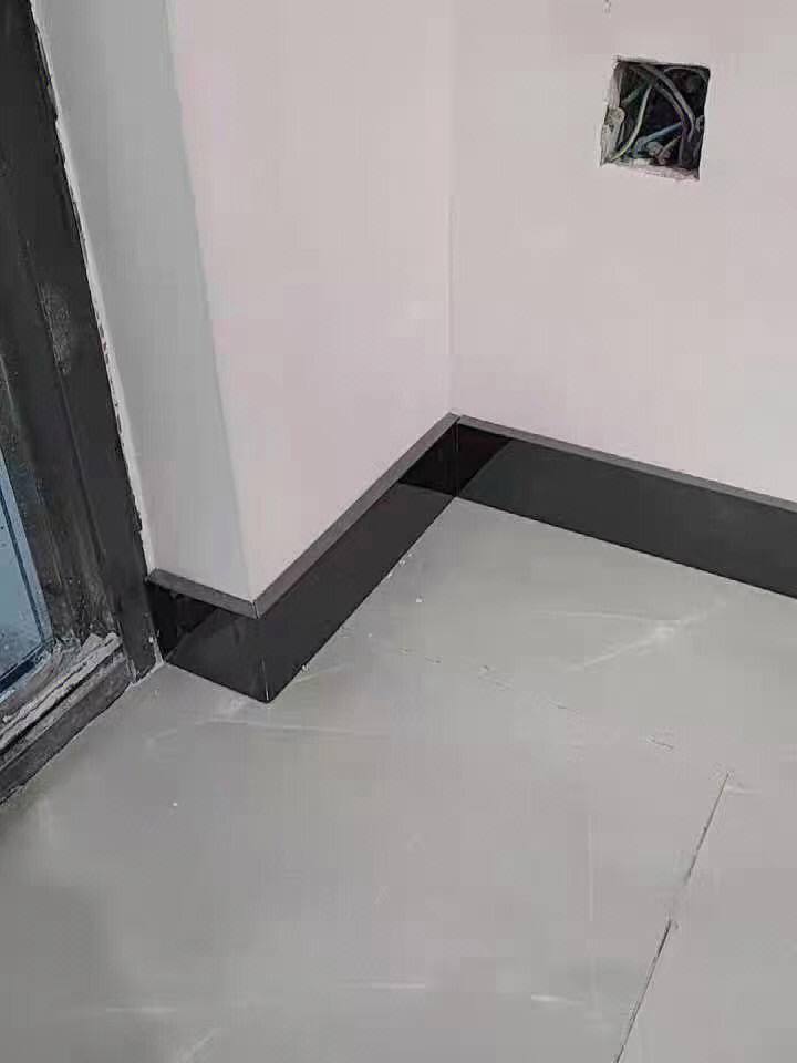 黑钛拉丝不锈钢踢脚线图片