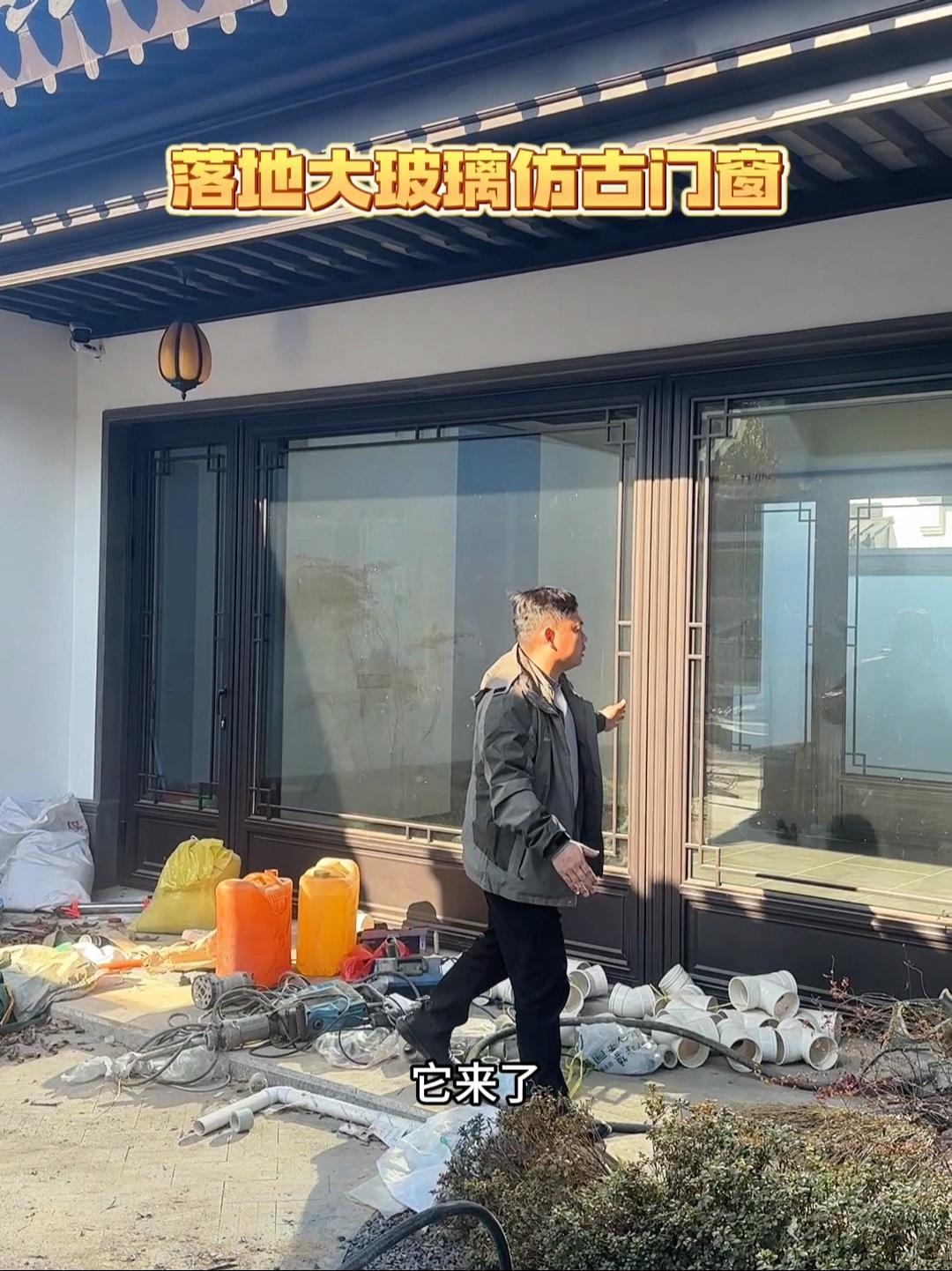 落地大玻璃要加横梁吗
