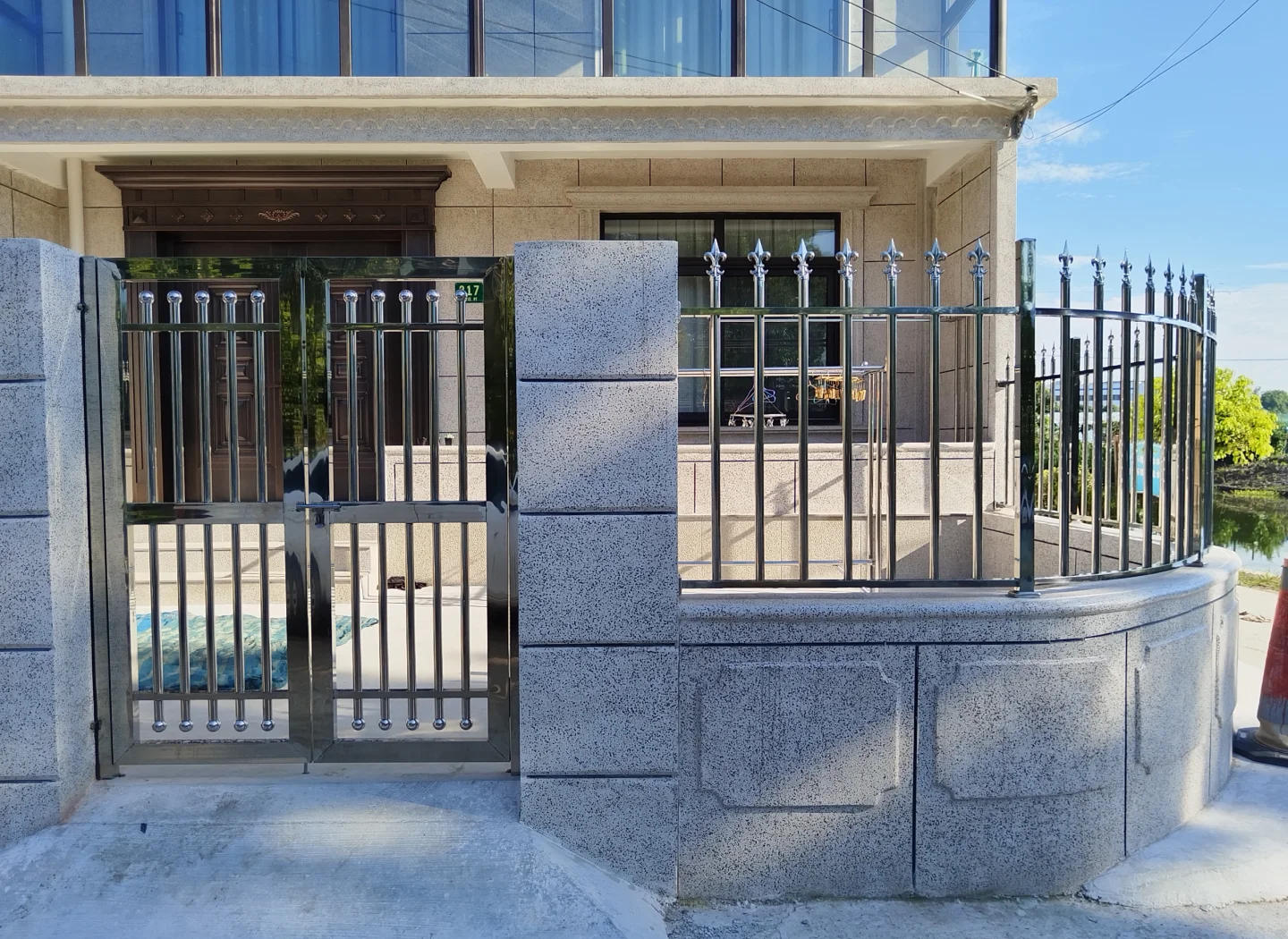 不锈钢院子围墙小门图片大全