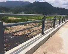 桥梁护栏栏杆高度最新规范要求
