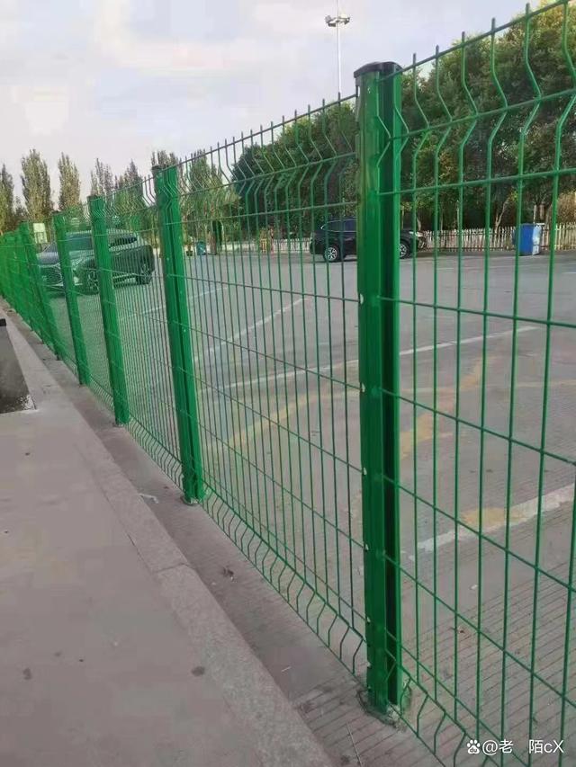 护栏网价格护栏多少钱一米