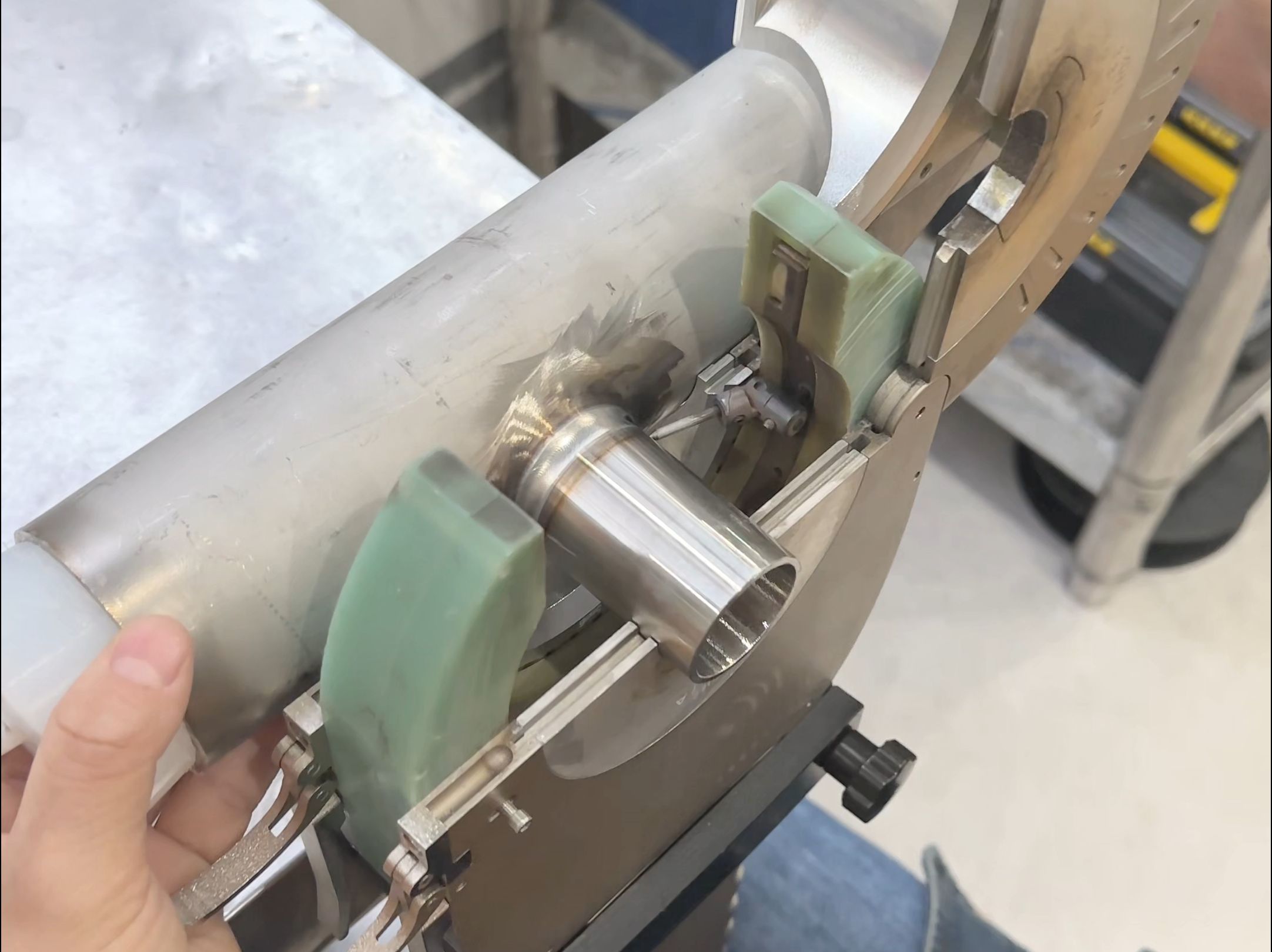 3个厚的不锈钢管道用什么焊接