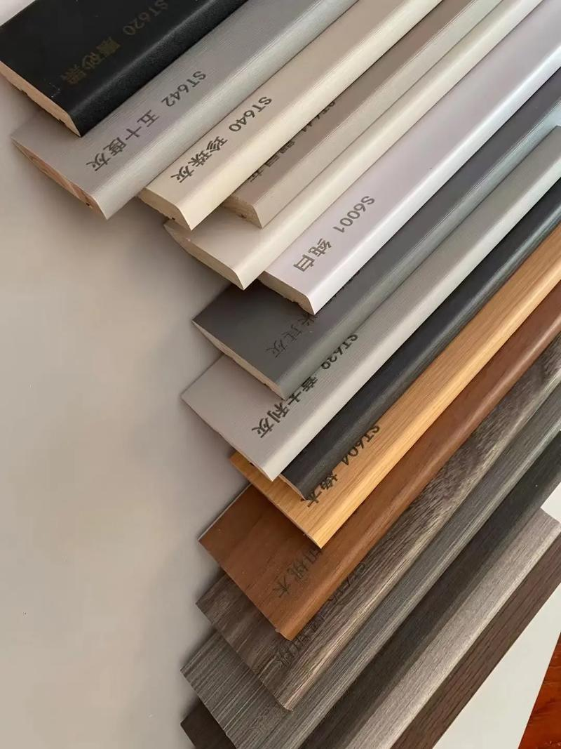 木踢脚线和瓷砖的位置要打胶吗